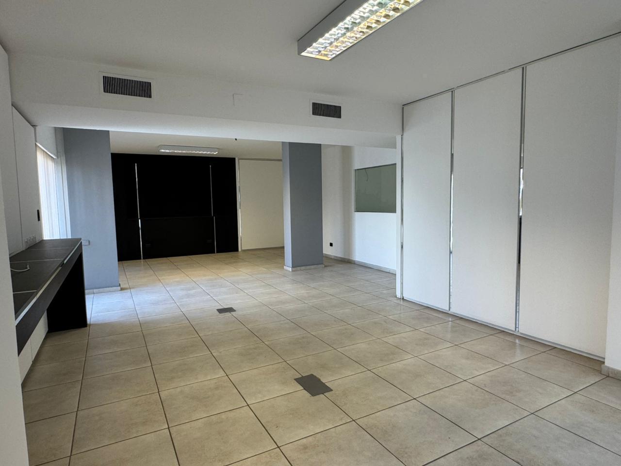Foto de Gran oficina reciclada - Pleno Centro de Córdoba, imagen 4