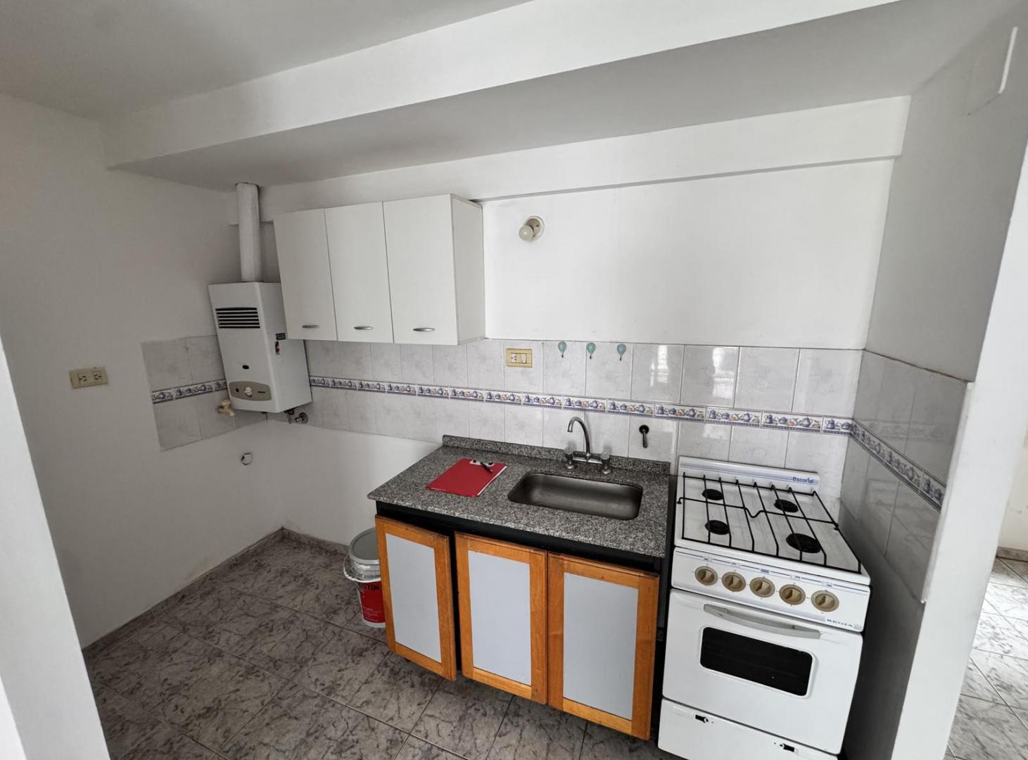 Foto de DEPTO 1 DORM CON BALCON ALBERDI EN ALQUILER, imagen 5