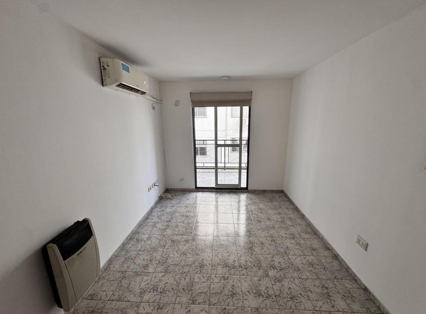 Foto de DEPTO 1 DORM CON BALCON ALBERDI EN ALQUILER, imagen 3