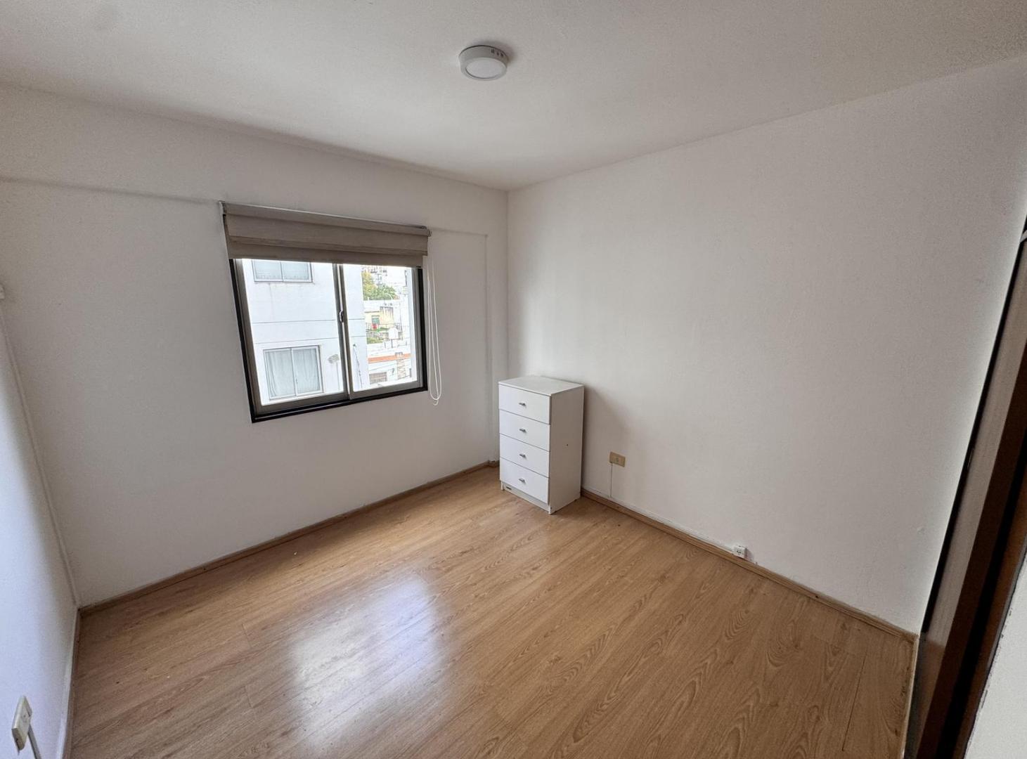 Foto de DEPTO 1 DORM CON BALCON ALBERDI EN ALQUILER, imagen 4