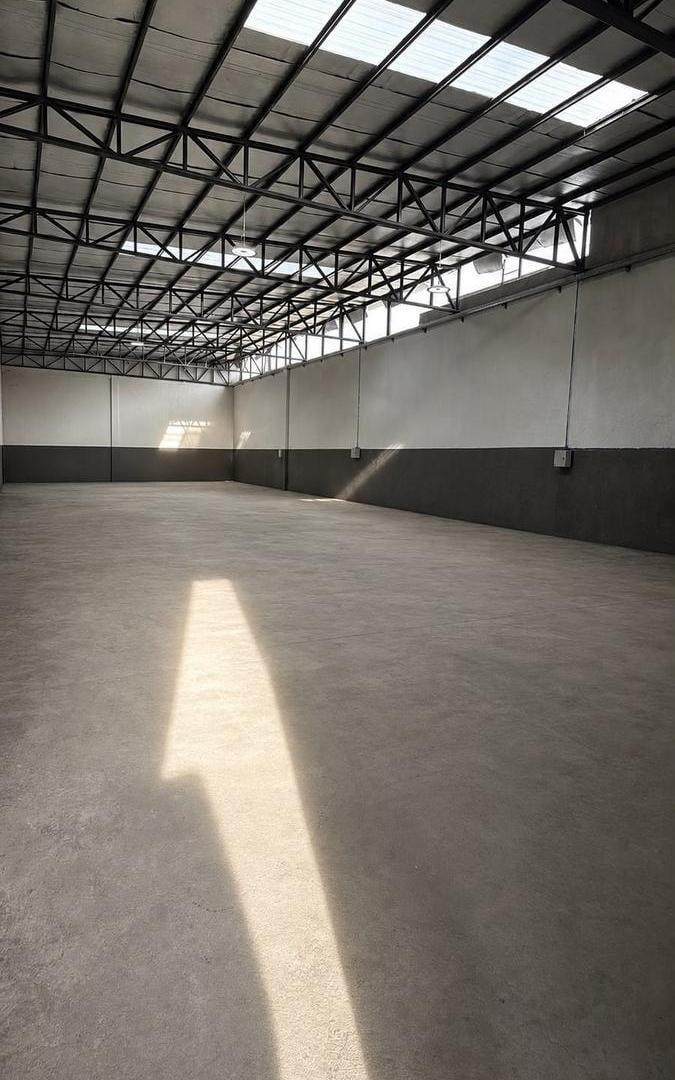 Foto de BARRIO PROVIDENCIA – Galpón 310 m² – Excelente ubicación, imagen 3