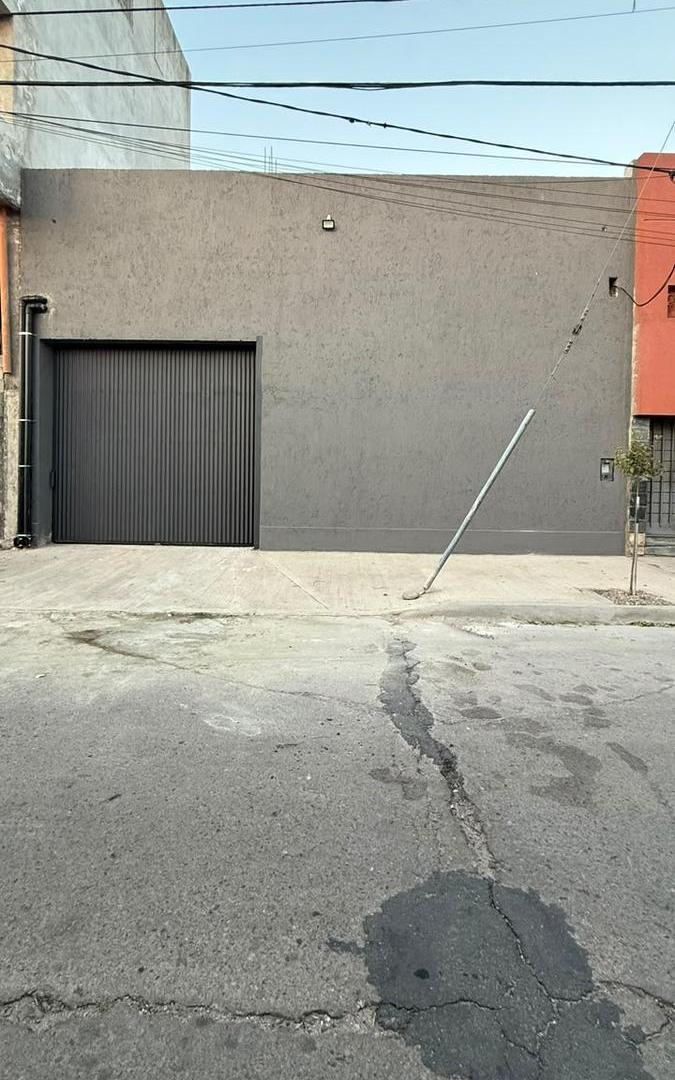 Foto de BARRIO PROVIDENCIA – Galpón 310 m² – Excelente ubicación, imagen 2