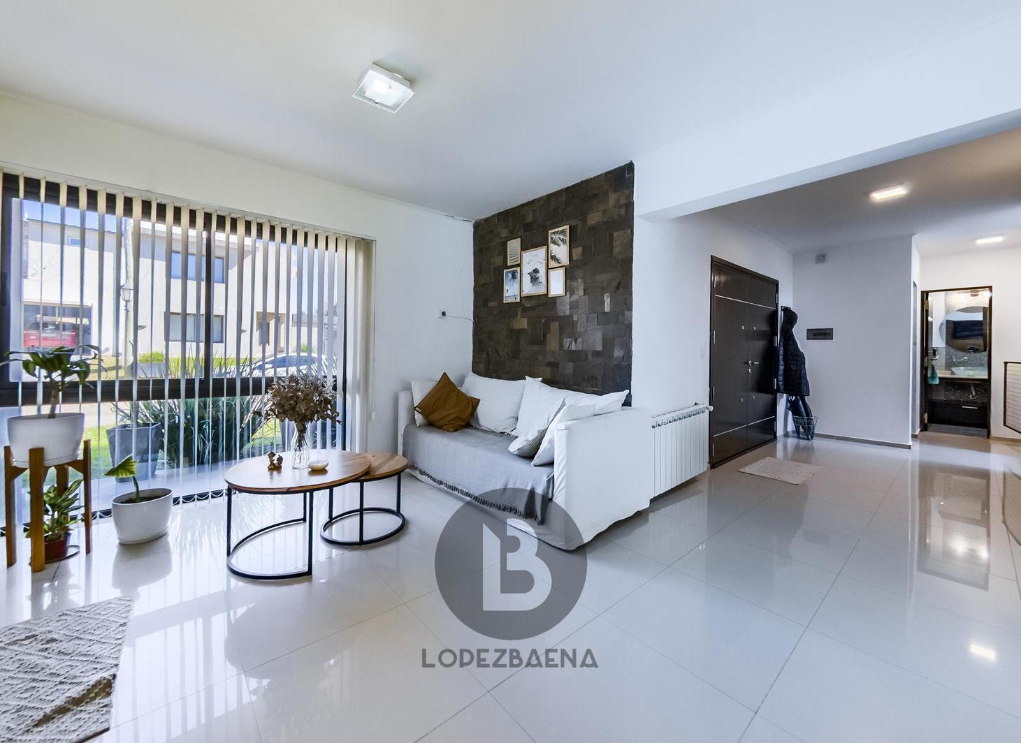 Foto de CASA 4 DORMITORIOS EN TEJAS TRES!!!, imagen 3