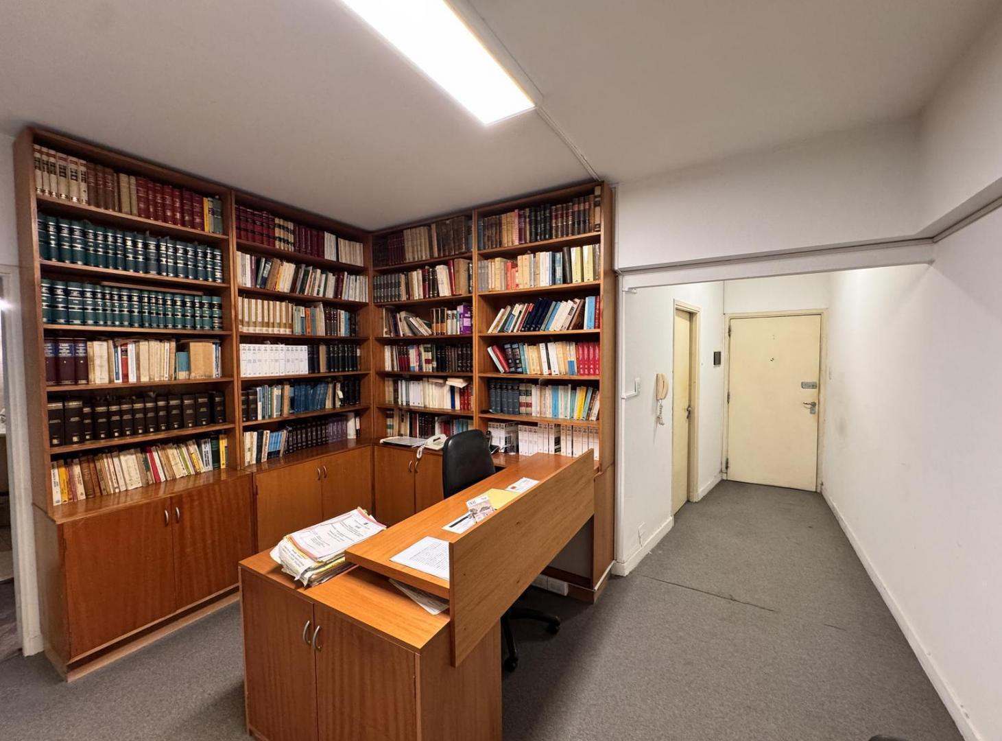 Foto de VENTA DEPTO SOBRE VELEZ SARFIELD AMOBLADO CENTRO, imagen 1