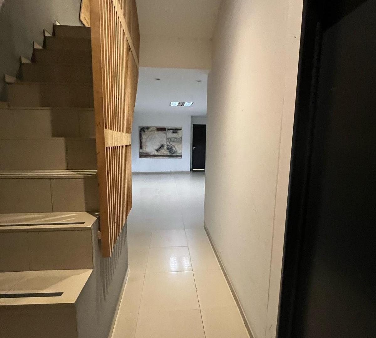Foto de Oficina en alquiler, piso completo con ascensor en Barrio Alberdi, imagen 3