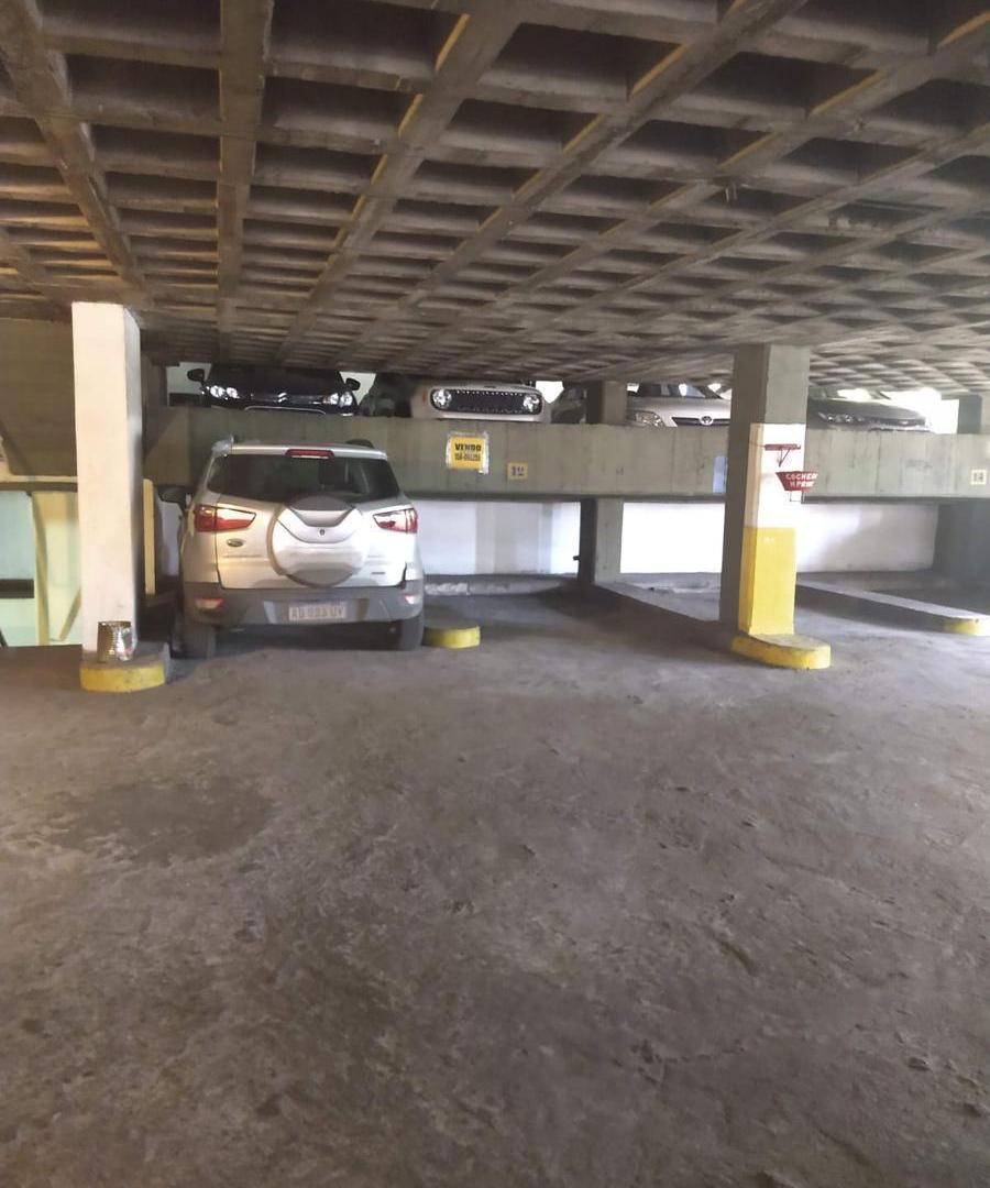 Foto de Cochera de fácil acceso y ubicación privilegiada en el Centro, imagen 2