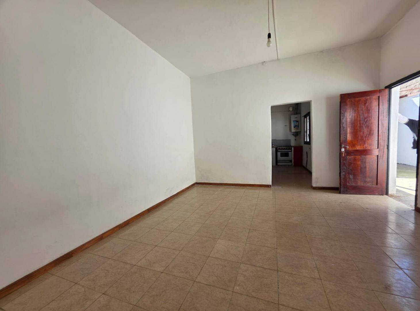 Foto de Casa a 50 metros de Av Mariano Fragueiro., imagen 4