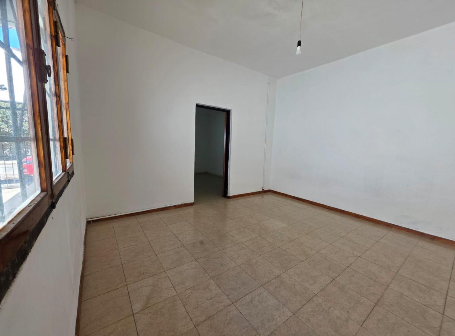 Foto de Casa a 50 metros de Av Mariano Fragueiro., imagen 3