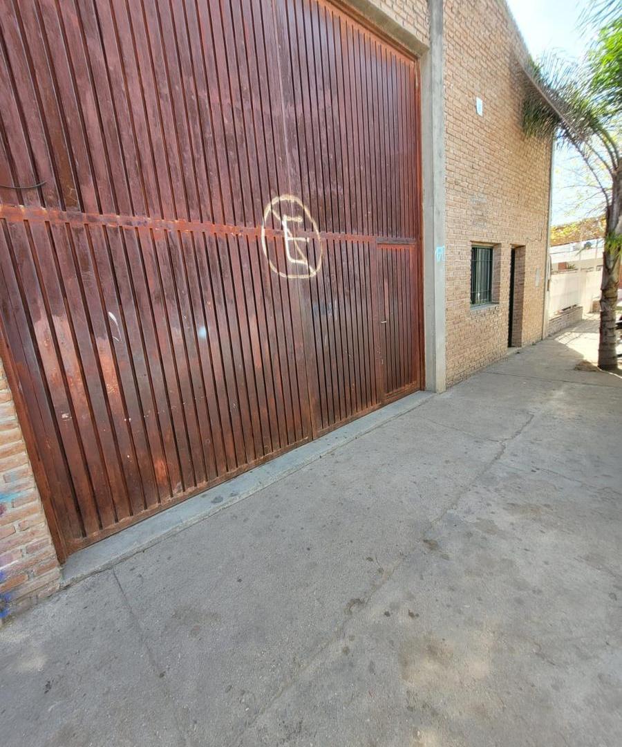 Foto de Galpón en Villa Dolores Alquiler Barrio San Martin a 1 cuadra y media, imagen 2