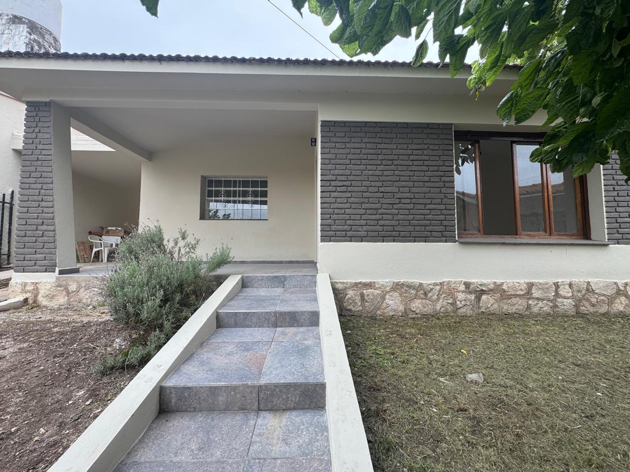 Foto de Venta de Casa Remodelada Integramente en la Tranquilidad de, imagen 4