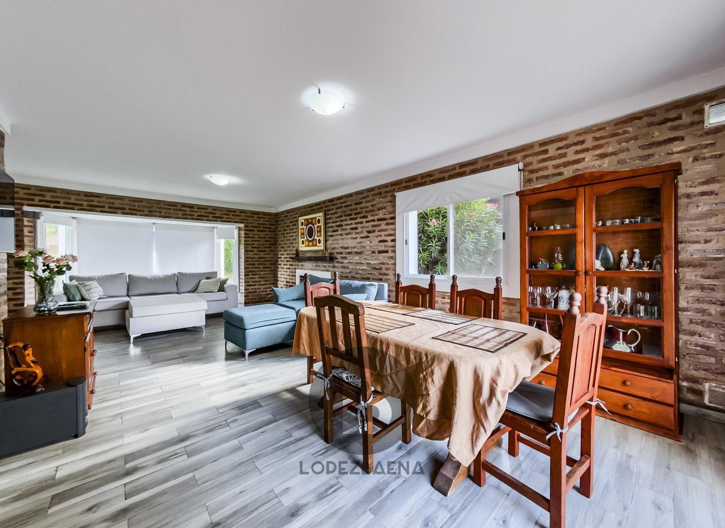 Foto de Venta Casa 4 dorm (1 PB) - 1270m2 terreno - San Isidro Villa Allende, imagen 2