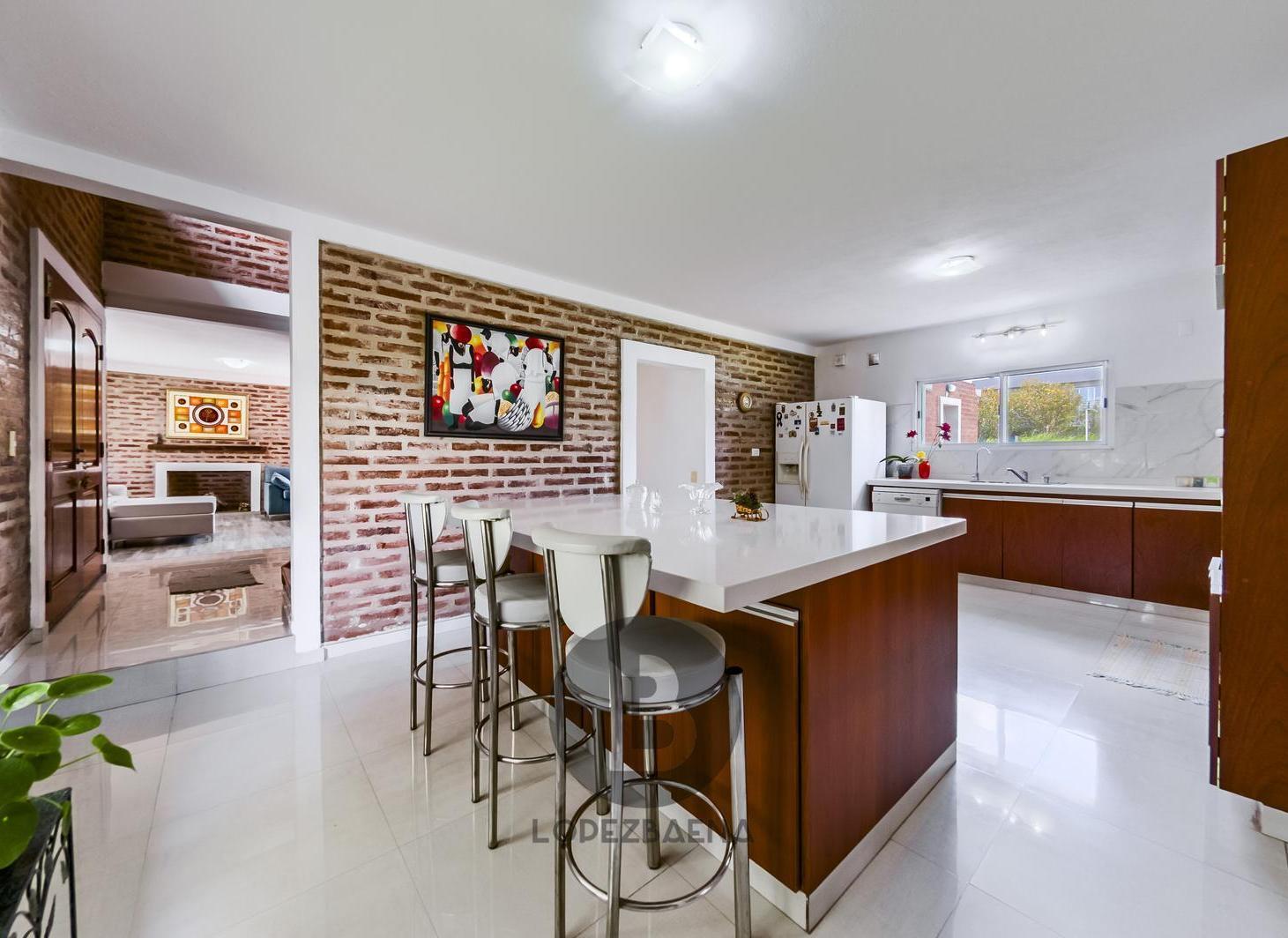 Foto de Venta Casa 4 dorm (1 PB) - 1270m2 terreno - San Isidro Villa Allende, imagen 4