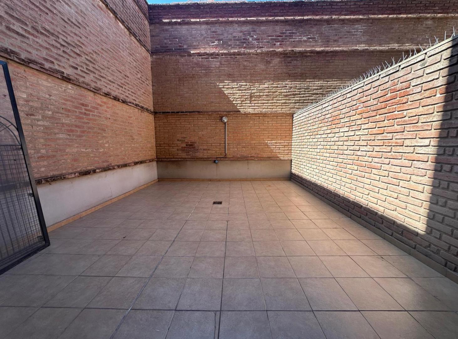 Foto de DEPARTAMENTO DE 1 DORMITORIO. EDIFICIO INARCO 20, LA MEJOR UBICACION DE, imagen 2