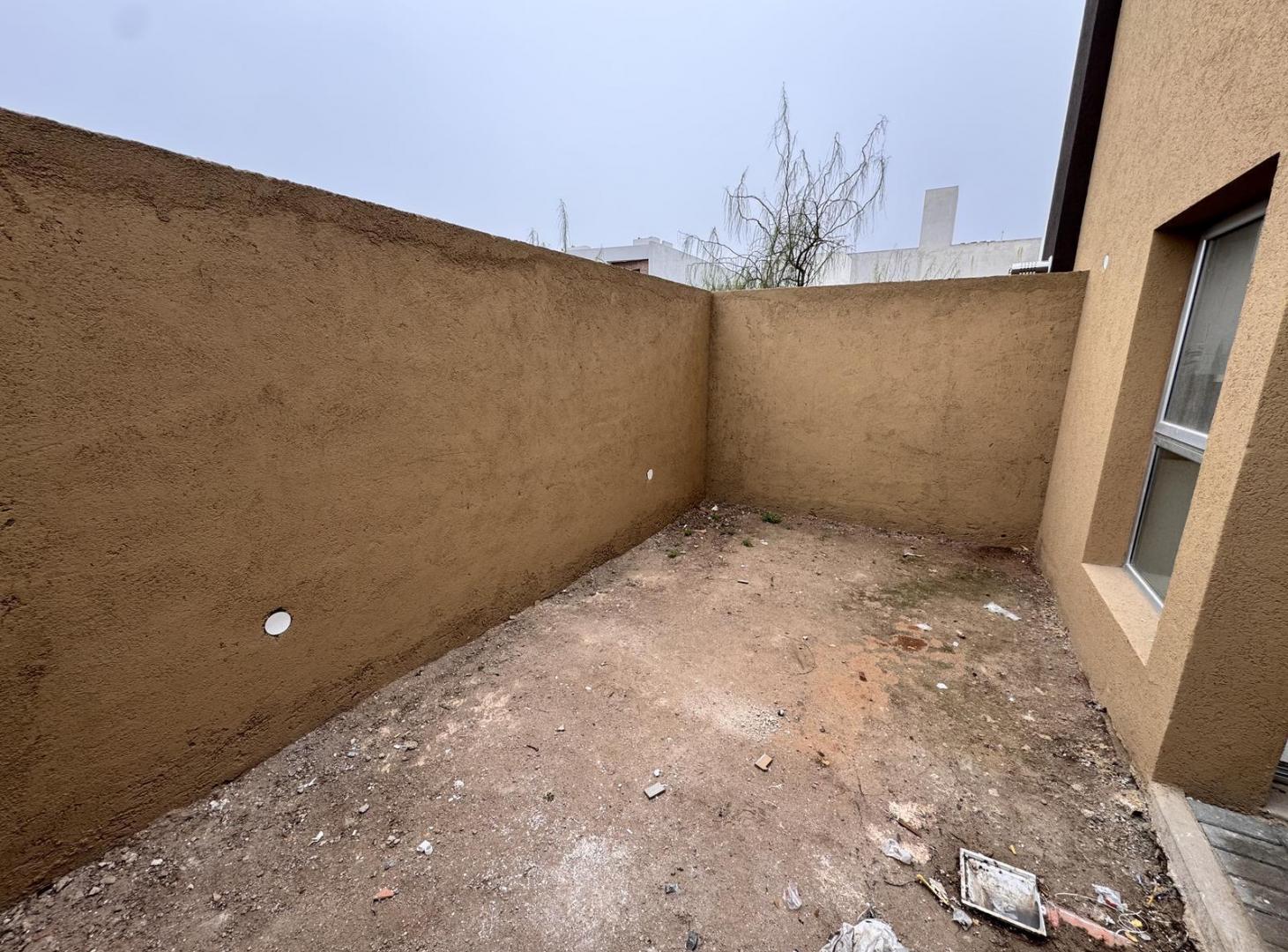 Foto de DUPLEX 2 DORM DOCTA A ESTRENAR CON RADIADORES A 1 CUADRA DE PLAZA, imagen 1