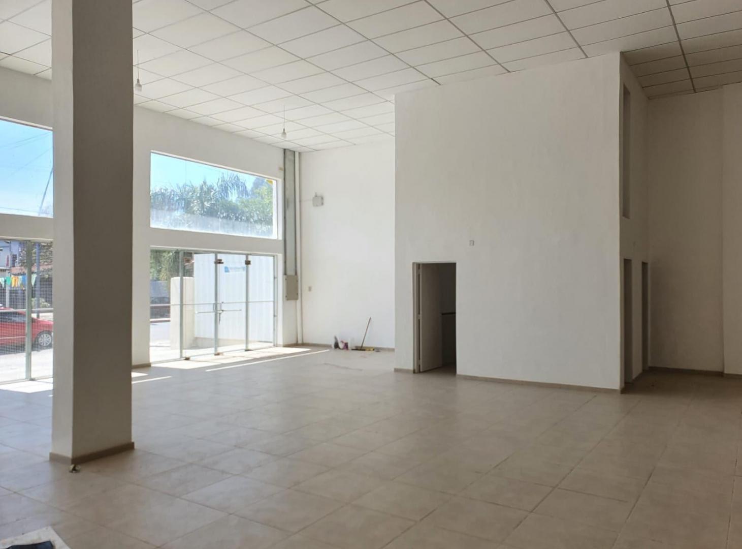 Foto de ALQUILER - GRAN LOCAL SOBRE DONATO ALVAREZ - 340 m2, imagen 5