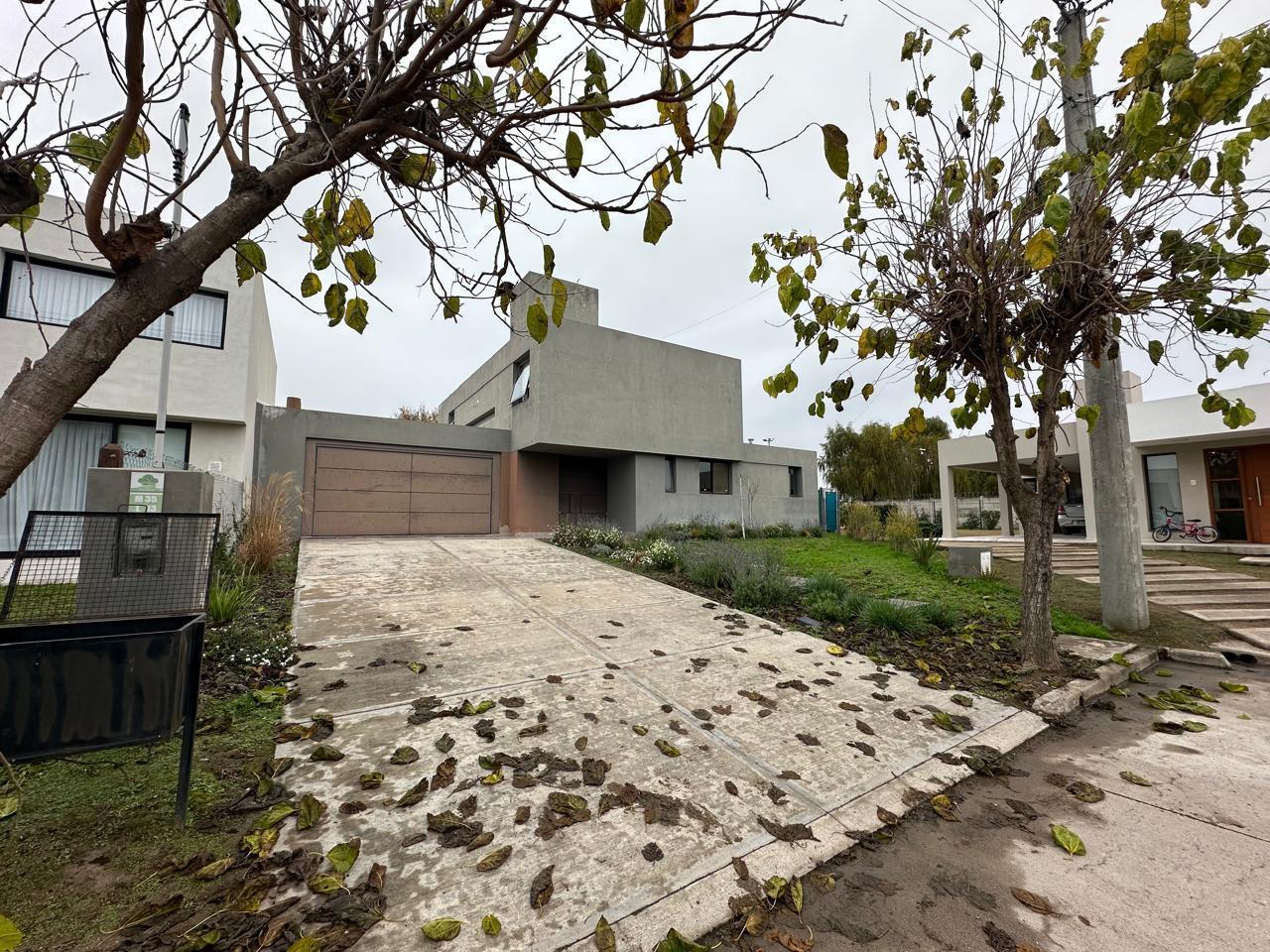 Foto de CASA 3 DORMITORIOS EN TEJAS 3!!! TERRENO DE 870 M2, imagen 1
