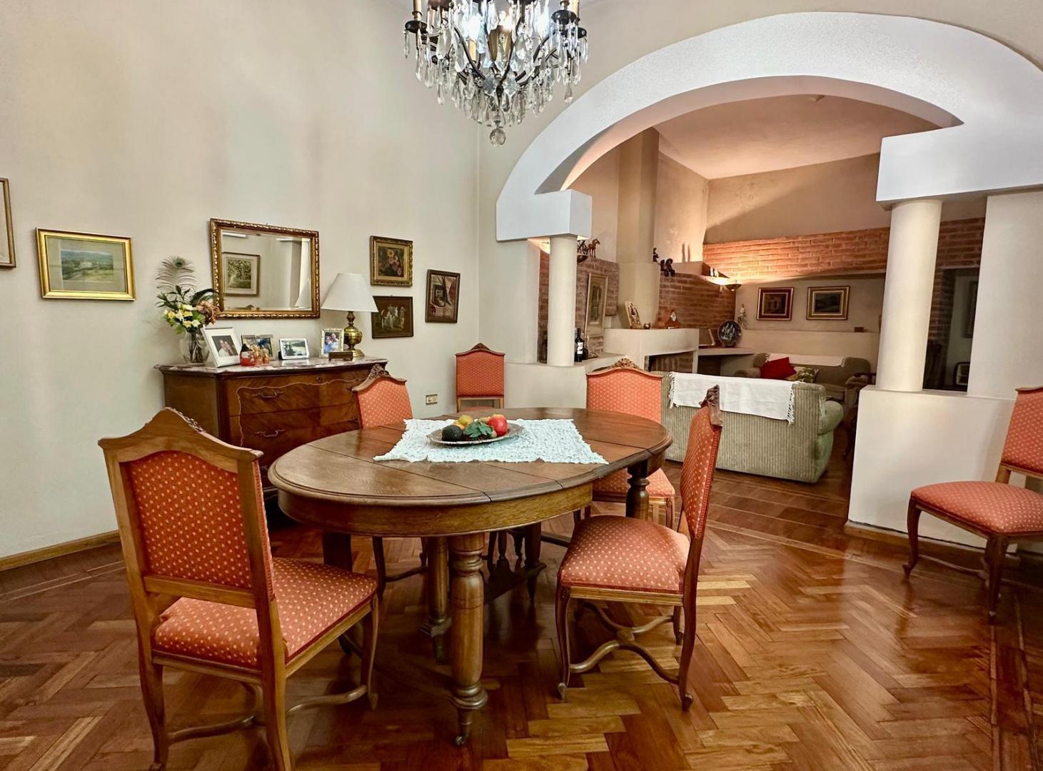 Foto de HERMOSA CASA EN ZONA CENTRO DE LA CIUDAD - COCHERA - PATIO - IDEAL, imagen 3