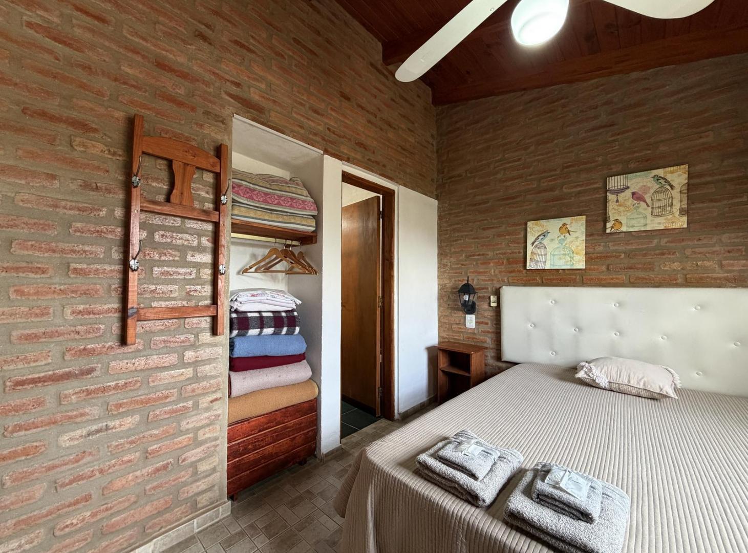 Foto de VENTA GRAN COMPLEJO "PIEDRAS NEGRAS". AMOBLADO, VILLA DEL LAGO. CARLOS, imagen 5