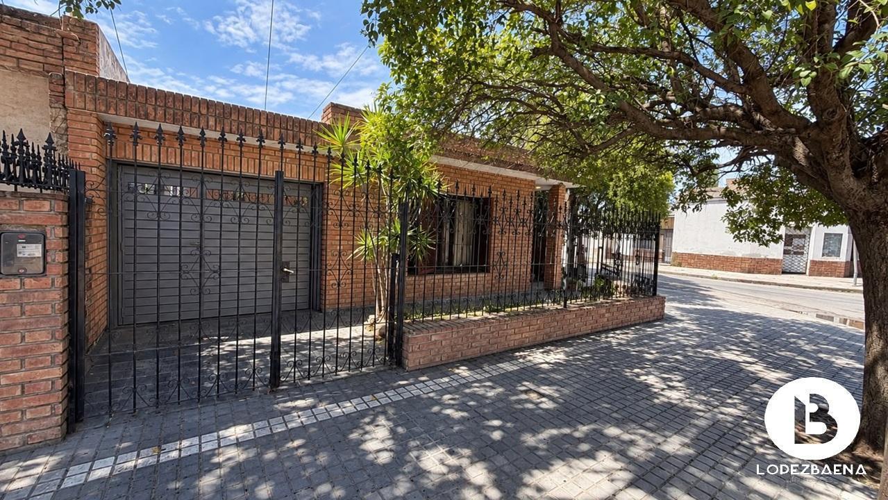 Venta casa Primero de Mayo, ideal inverión