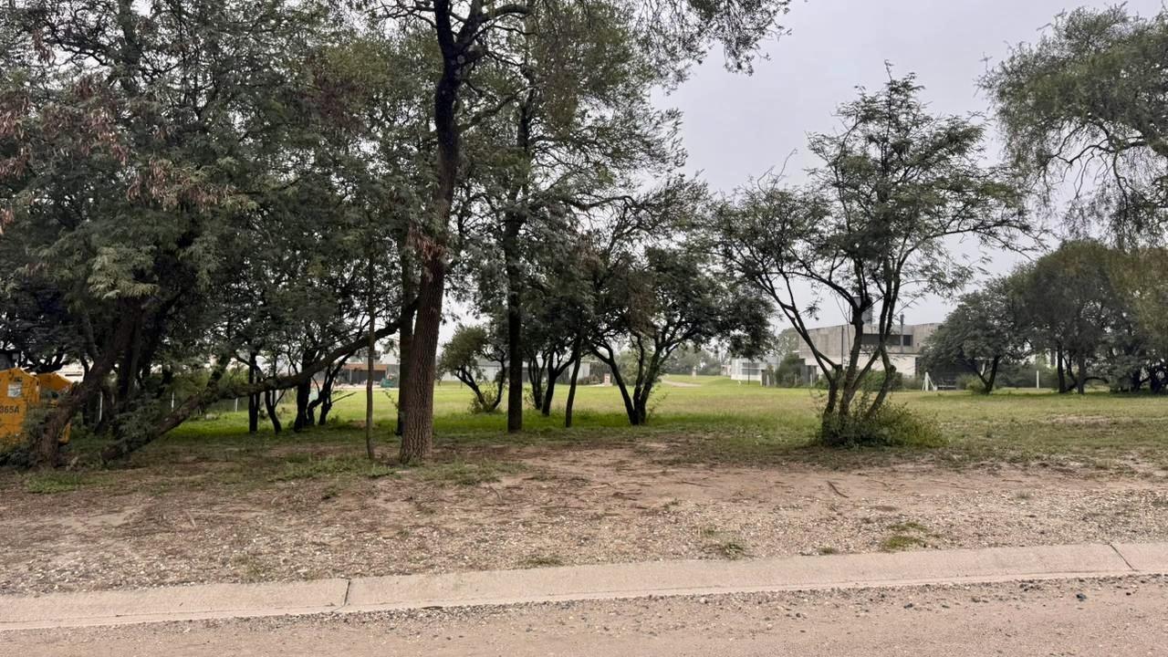 Foto de Se vende terreno en VALLE DEL GOLF primera etapa superficie de 1500, imagen 2