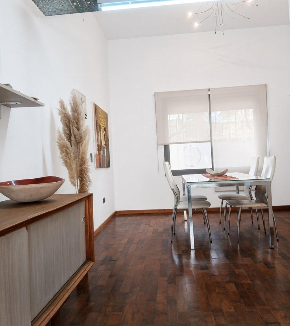 Foto de Casa en venta Barrio Juniors tres dormitorios con pileta, imagen 2