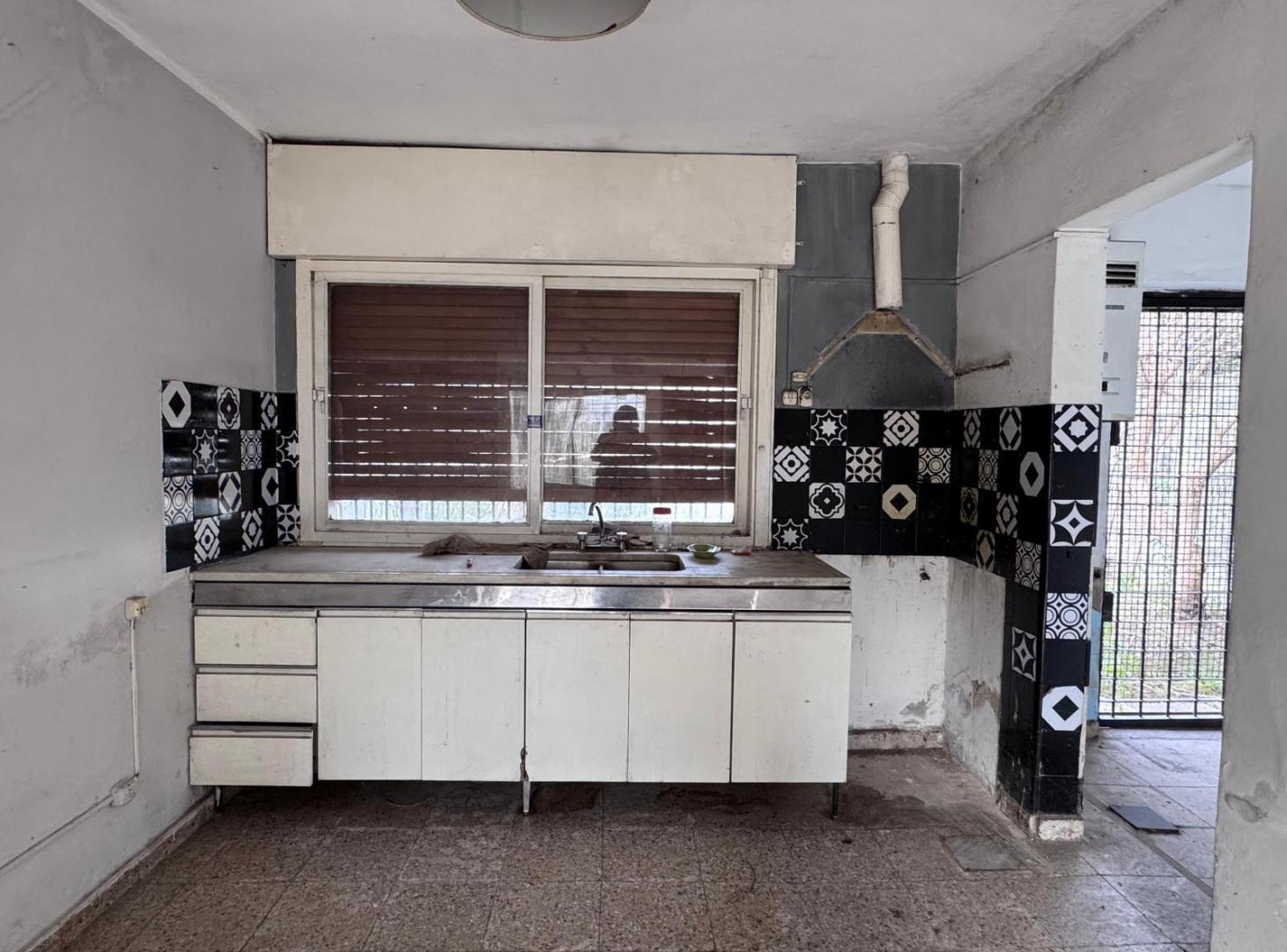 Foto de CASA A REMODELAR EN VILLA CENTENARIO 2 Dormitorios - Gran Potencial, imagen 5
