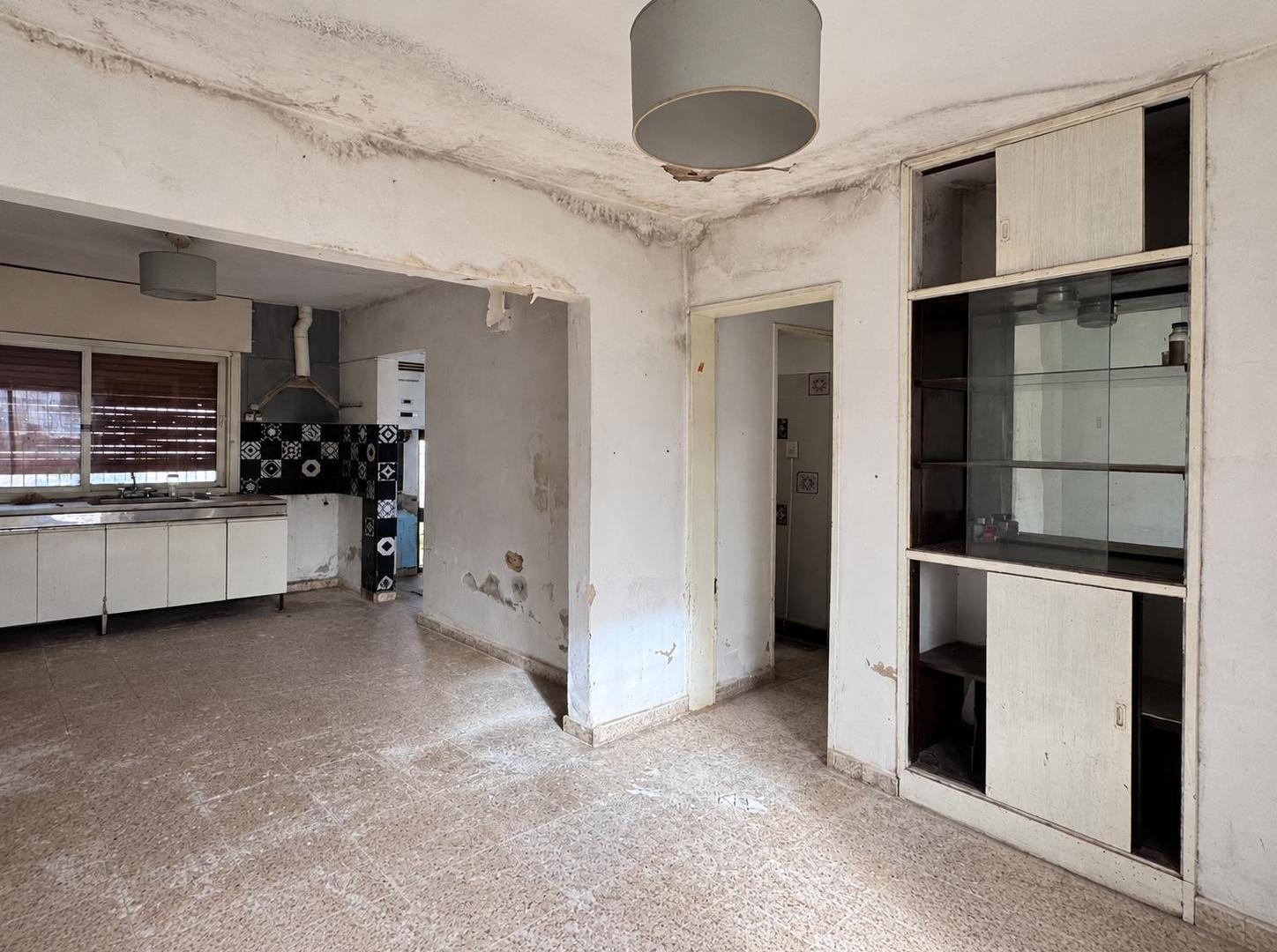 Foto de CASA A REMODELAR EN VILLA CENTENARIO 2 Dormitorios - Gran Potencial, imagen 4