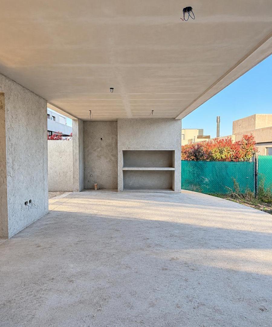 Foto de ANTIGUA ESTANCIA – VILLA ALLENDE! Una Planta, Pileta y Galería con, imagen 3