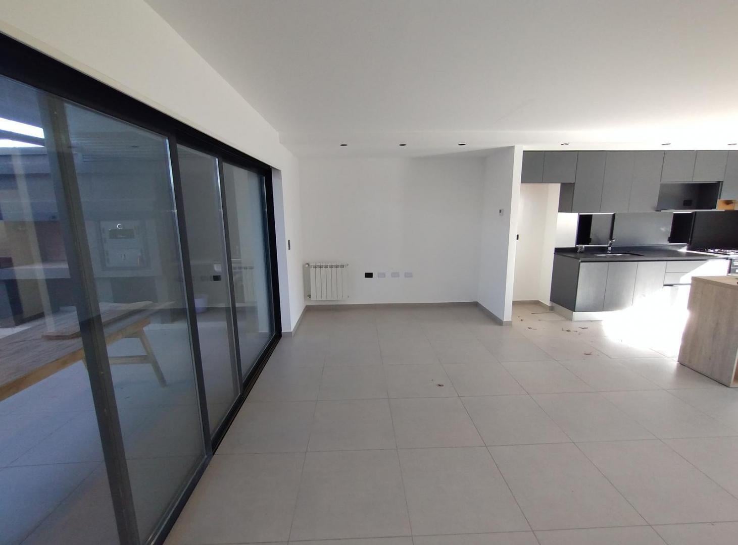 Foto de VENTA ESPECTACULAR DUPLEX 3DORMITORIOS COCHERA DOBLE EN ACQUAVISTA, imagen 3