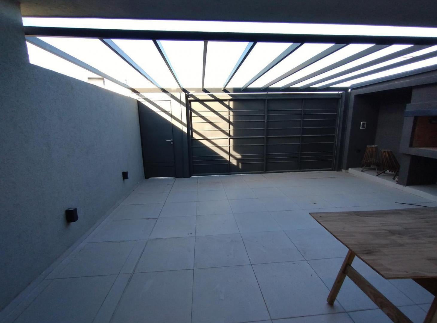 Foto de VENTA ESPECTACULAR DUPLEX 3DORMITORIOS COCHERA DOBLE EN ACQUAVISTA, imagen 4