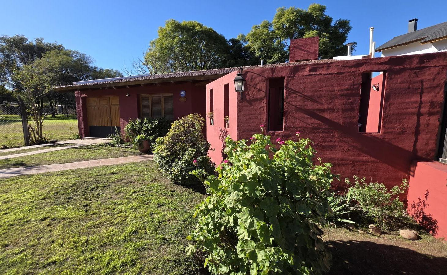 Foto de VENTA CASA 2 DORMITORIOS VILLA ALLENDE CALIDA Y ACOGEDORA CON ESCRITURA, imagen 4