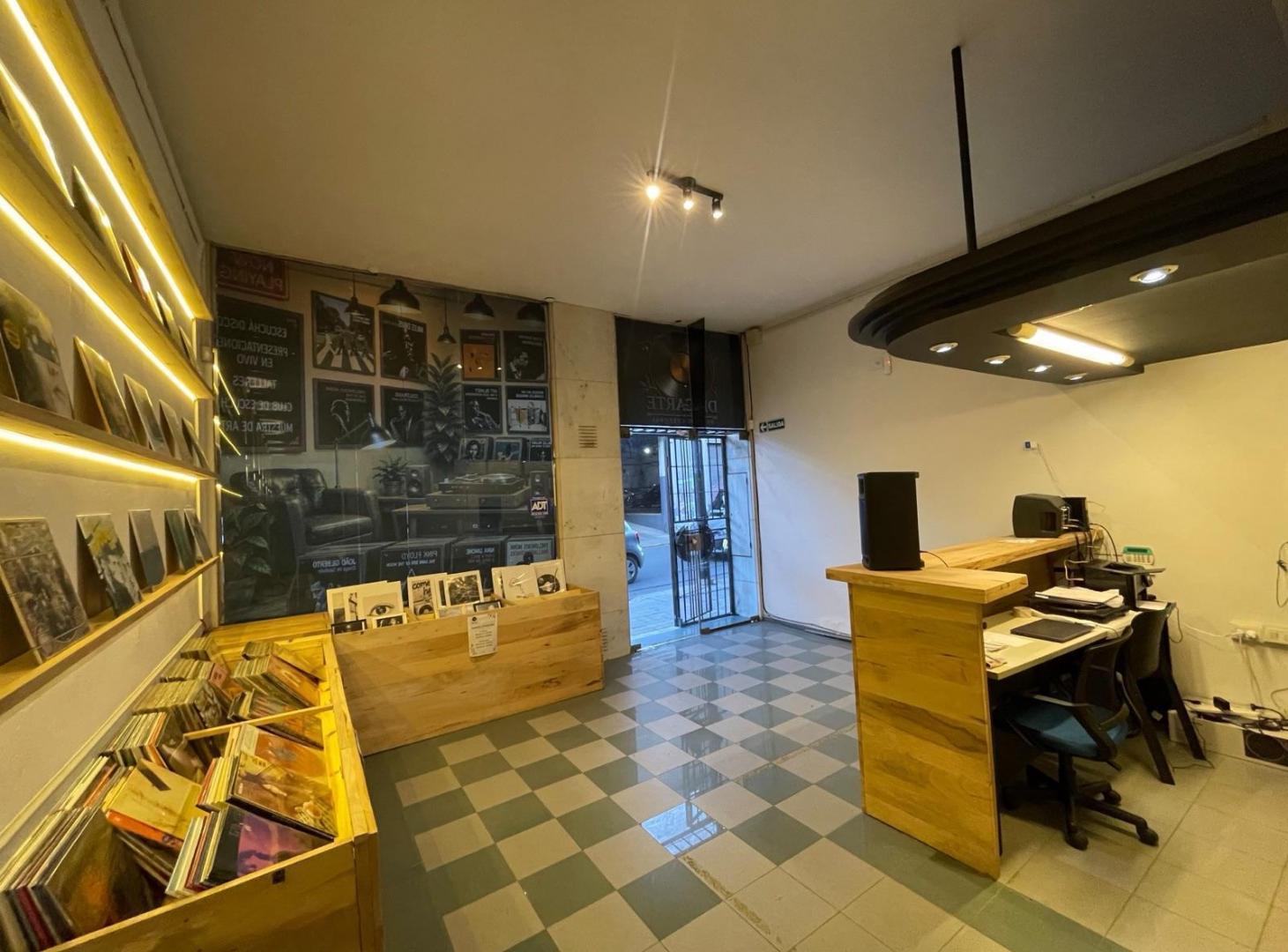 Foto de Venta local con 2 privados y patio Barrio Centro, imagen 1