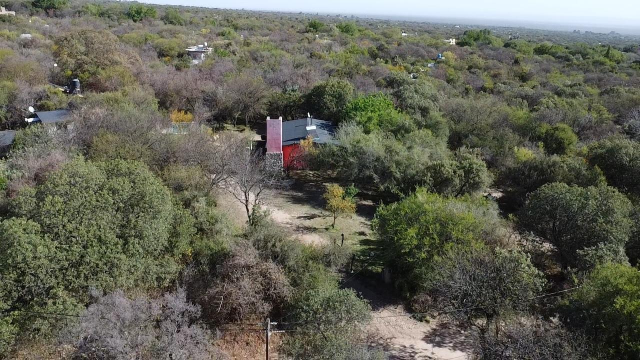 Foto de En Venta Casa en Terreno 2.500m2 con Pileta, Escritura!! en Las Chacras, imagen 4