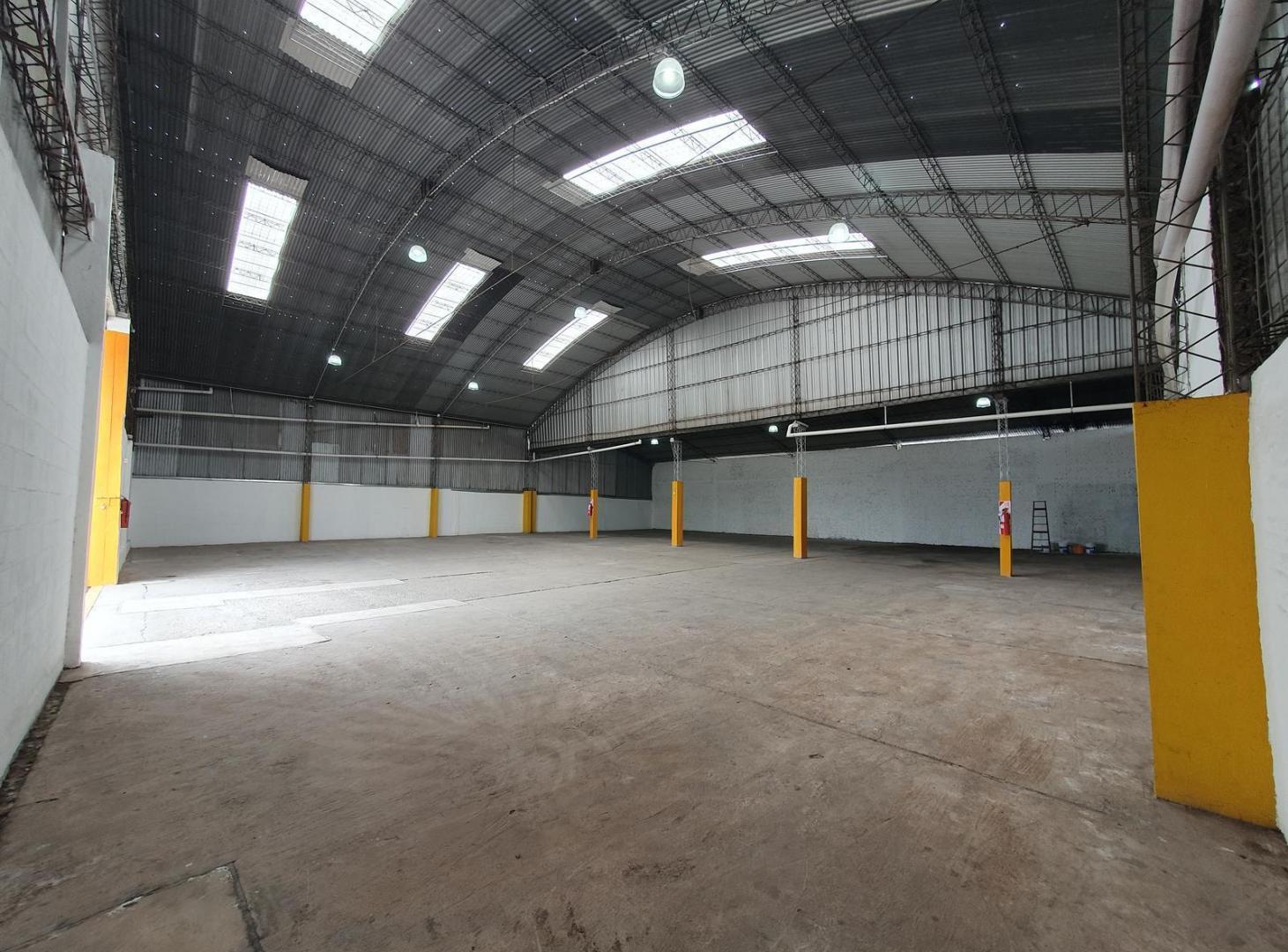 Foto de ALQUILER GALPÓN 680 M2 - CAMINO SAN CARLOS, imagen 3