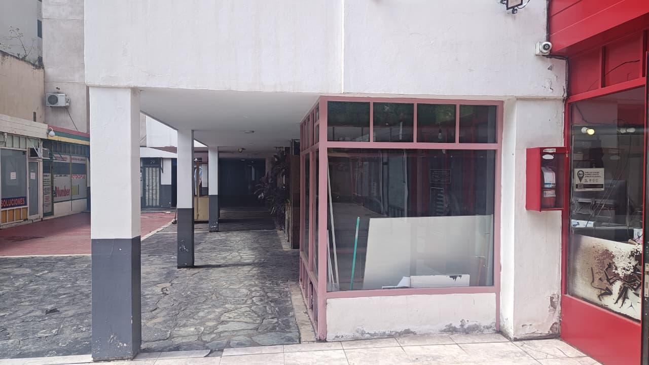 Foto de OPORTUNIDAD 2 Locales Comerciales - Velez Sarsfield 156 - Renta Activa, imagen 1