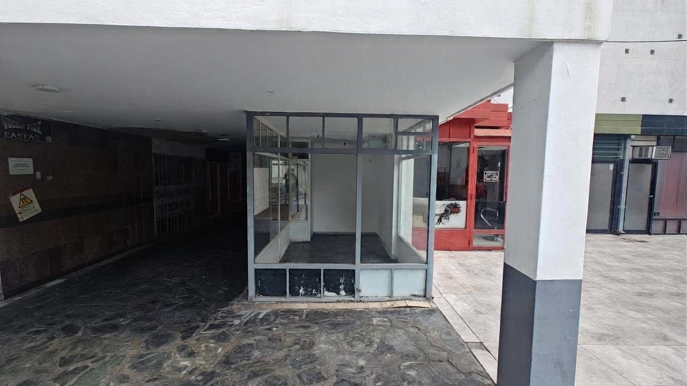 Foto de OPORTUNIDAD 2 Locales Comerciales - Velez Sarsfield 156 - Renta Activa, imagen 3