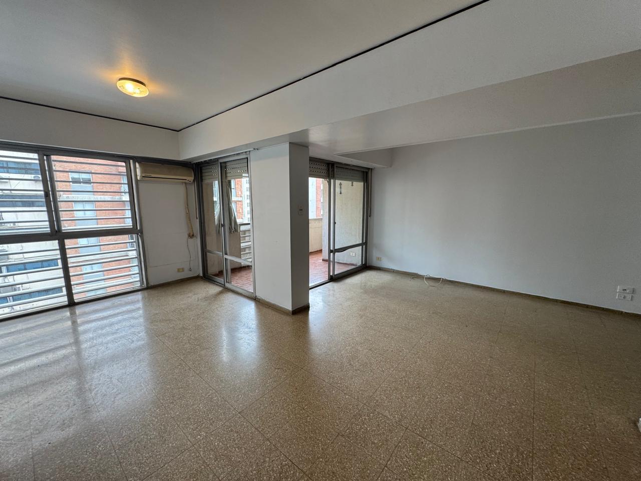 ENORME DEPA EN VENTA SOBRE CAÑADA. 3 dormitorios .Córdoba.