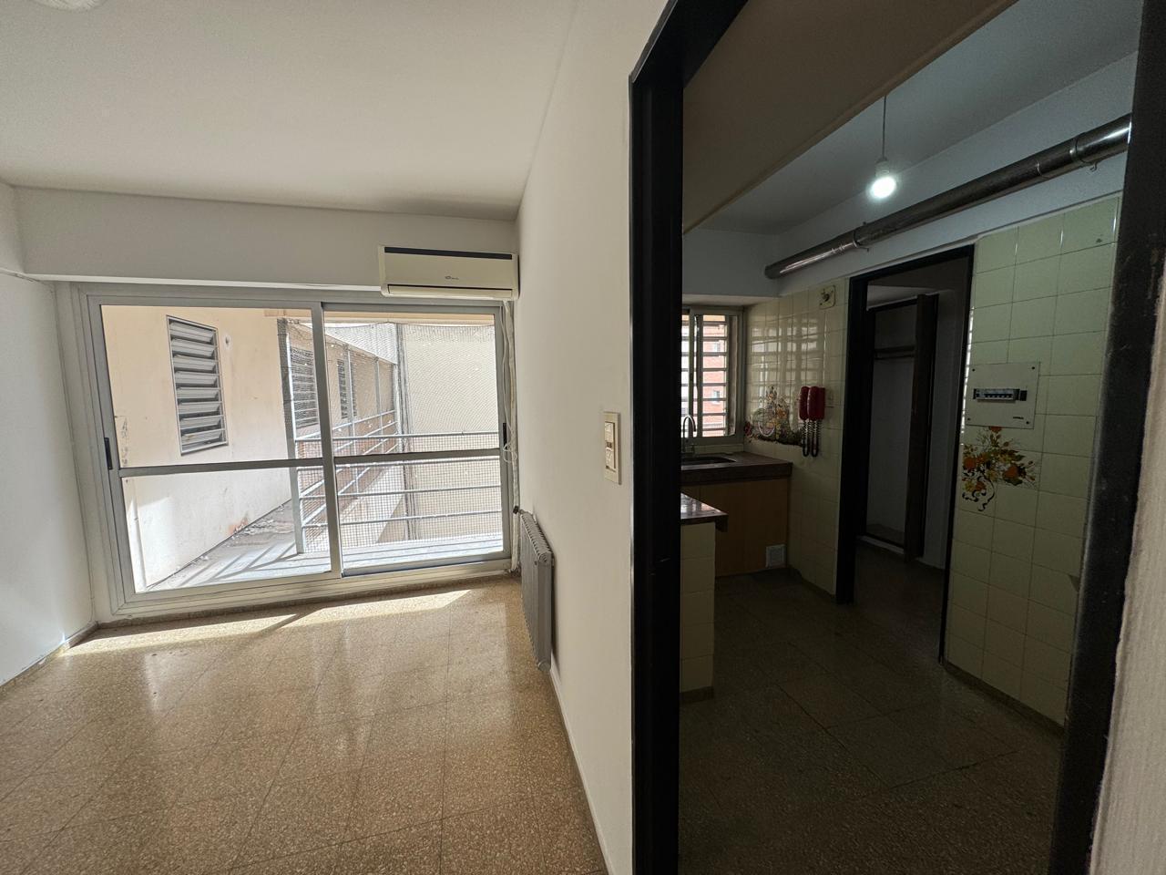 Foto de ENORME DEPA EN VENTA SOBRE CAÑADA. 3 dormitorios .Córdoba., imagen 3