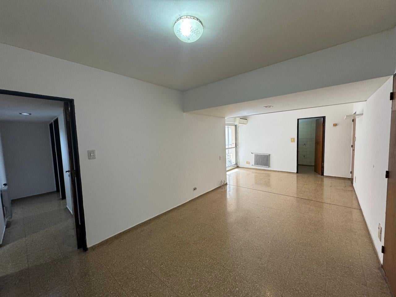 Foto de ENORME DEPA EN VENTA SOBRE CAÑADA. 3 dormitorios .Córdoba., imagen 2