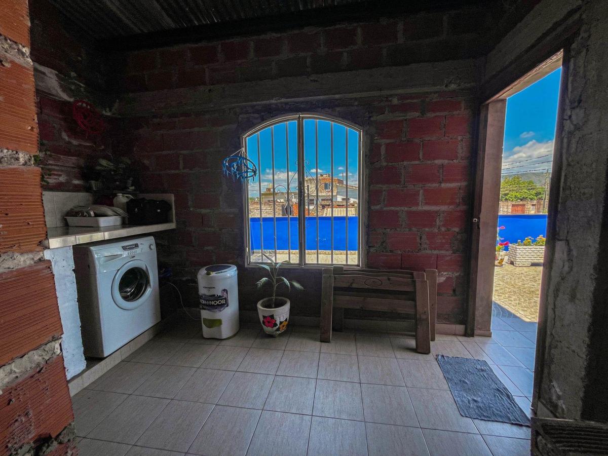Venta Casa + Local Comercial B° San Franc de Alava 3