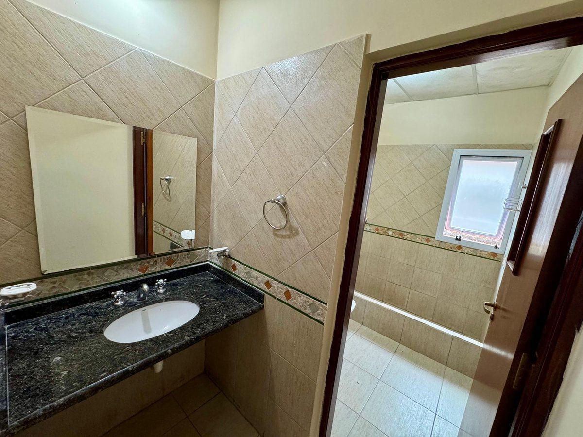 Casa 4 Dorm. Perico Bº San Isidro 250 m² 1