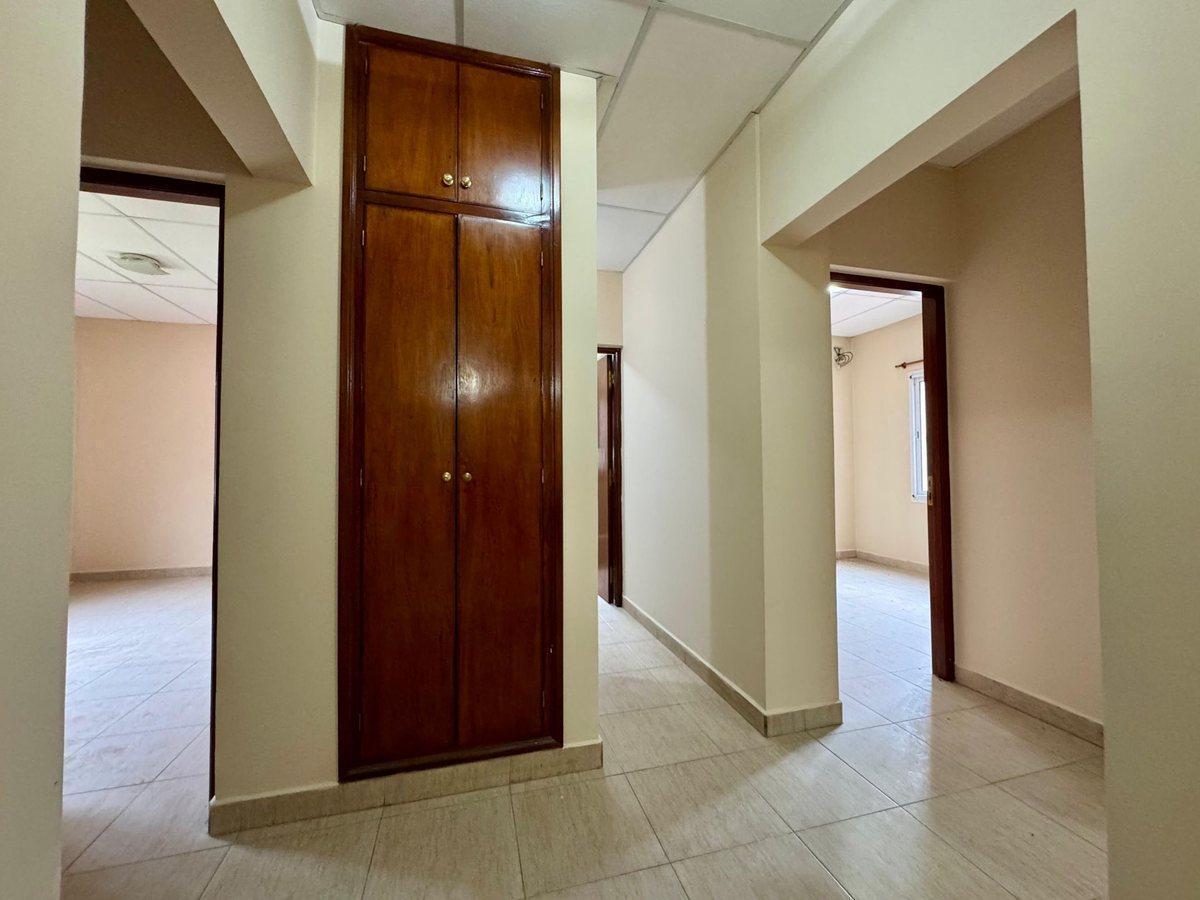 Casa 4 Dorm. Perico Bº San Isidro 250 m² 5