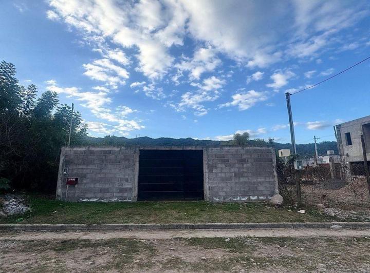 VENTA CASA 400 M² B° LOS PERALES 1