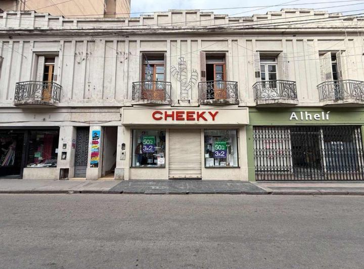 VENTA LOCAL COMERCIAL NECOCHEA MICRO CENTRO 5