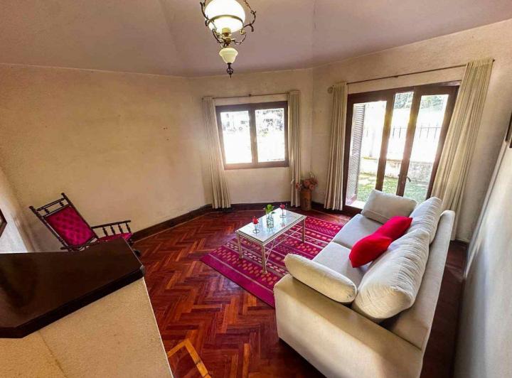 VENTA DE CASA  4 DORM EN CIUDAD DE NIEVA 3