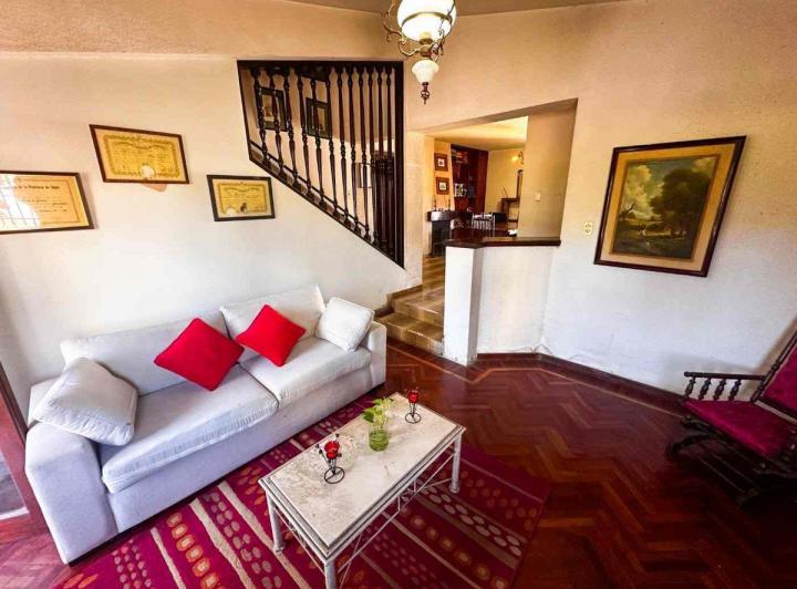 VENTA DE CASA  4 DORM EN CIUDAD DE NIEVA 5