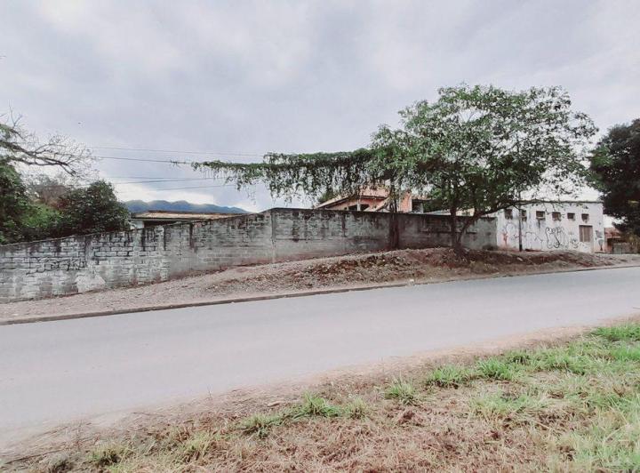 VENTA DE GALPÓN Y CASA - LOS MOLINOS S/COLECTORA 3