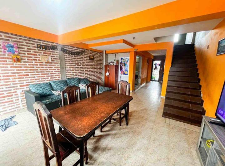 VENTA CASA  B°ALTO COMEDERO 4
