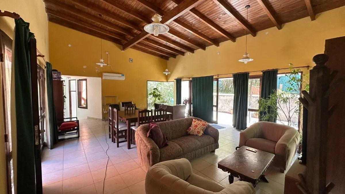 VENTA CASA 3 DORM 1600m2 - B° LOS PERALES 4