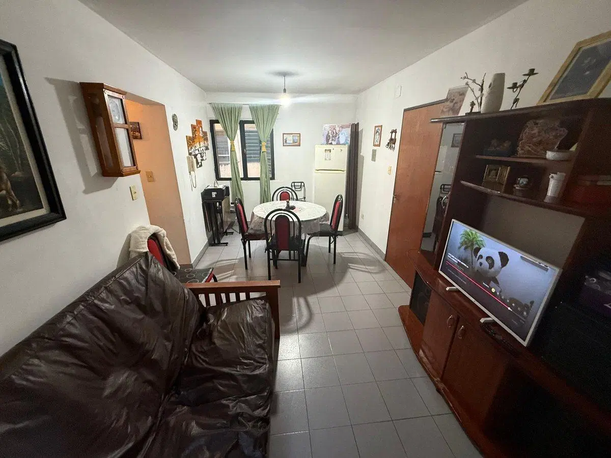 VENTA DPTO. 3 DORM. AV. 19 DE ABRIL B° CENTRO 2